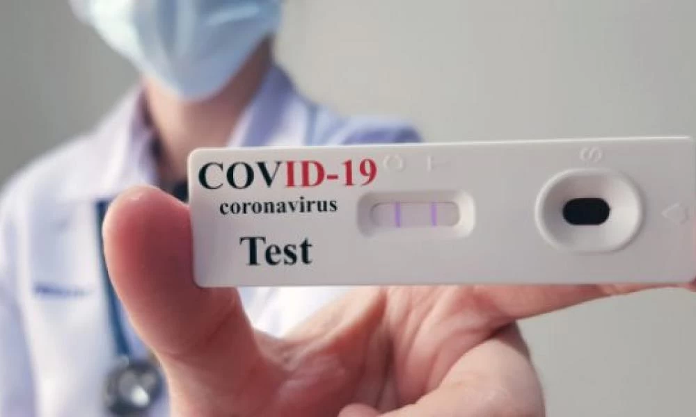 Αγγλία: Δωρεάν self-tests σε όλους 2 φορές την εβδομάδα